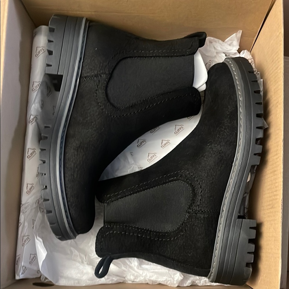 Black Chunky Sole Ankle Boots with Elastic Panels - Picture 3 of 5